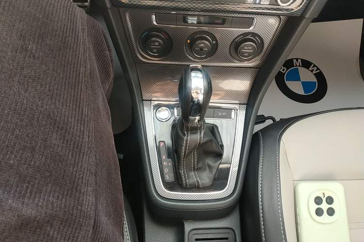 Used Volkswagen Cross Lavida 2014 1.6L Automatic Gear Lever