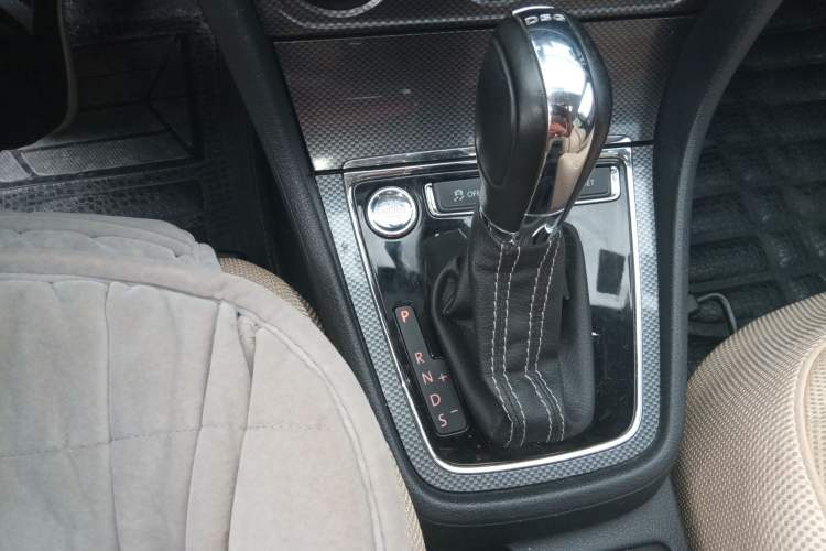 Used Volkswagen Cross Lavida 2014 1.4TSI DSG Gear Lever