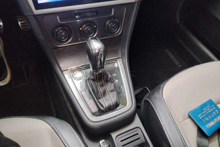 Used Volkswagen Cross Lavida 2014 1.6L Automatic Gear Lever