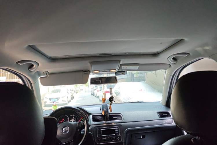 Used Volkswagen Cross Lavida 2014 1.4TSI DSG Headliner