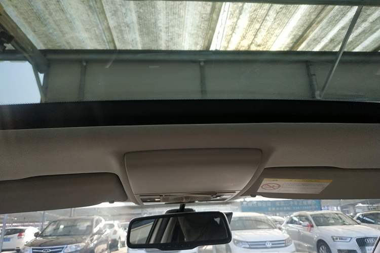 Used Volkswagen Cross Lavida 2014 1.6L Automatic Headliner