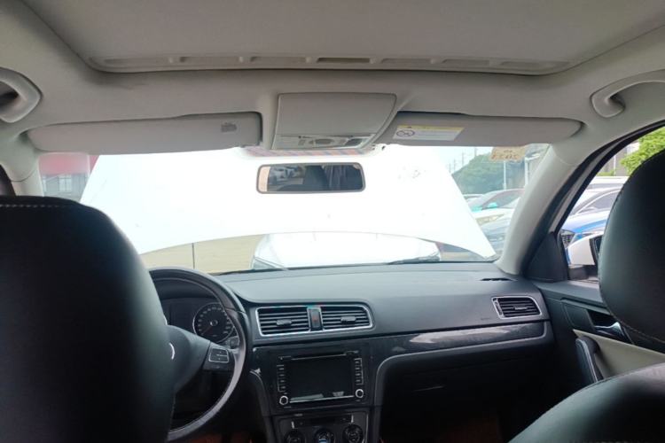 Used Volkswagen Cross Lavida 2014 1.4TSI DSG Headliner