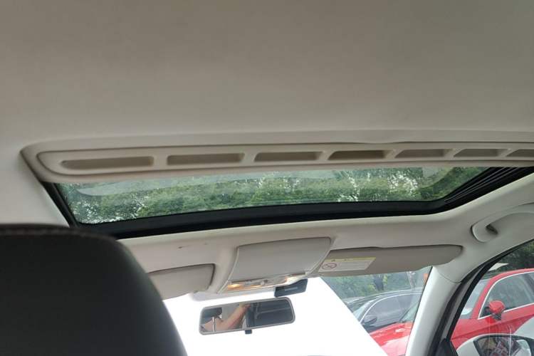 Used Volkswagen Cross Lavida 2014 1.6L Automatic Headliner