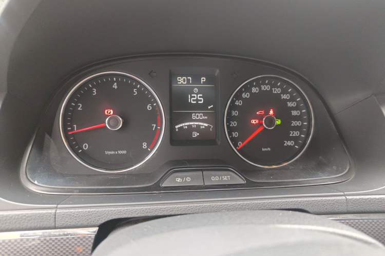 Used Volkswagen Cross Lavida 2014 1.4TSI DSG Instrument Cluster