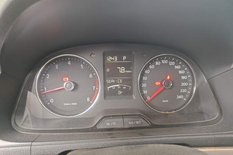 Used Volkswagen Cross Lavida 2014 1.4TSI DSG Instrument Cluster