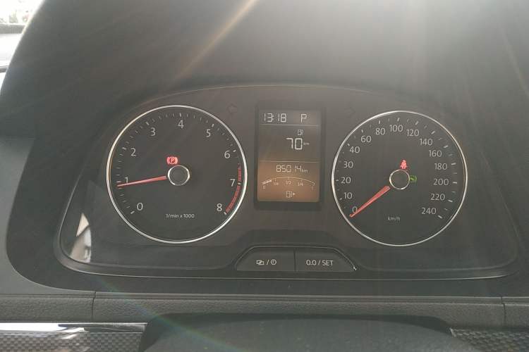 Used Volkswagen Cross Lavida 2014 1.6L Automatic Instrument Cluster