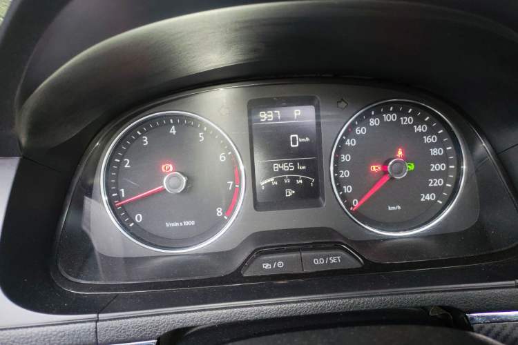 Used Volkswagen Cross Lavida 2014 1.6L Automatic Instrument Cluster