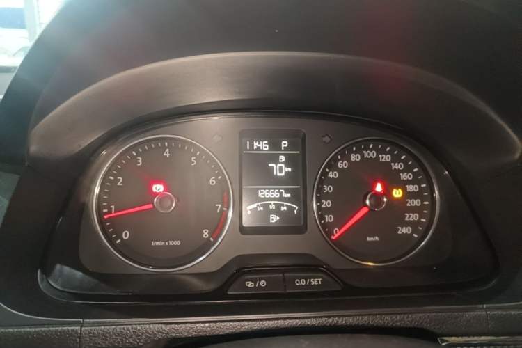 Used Volkswagen Cross Lavida 2014 1.6L Automatic Instrument Cluster