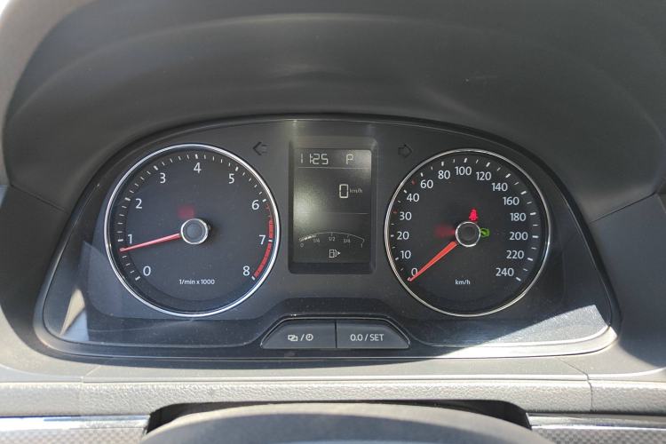 Used Volkswagen Cross Lavida 2014 1.6L Automatic Instrument Cluster