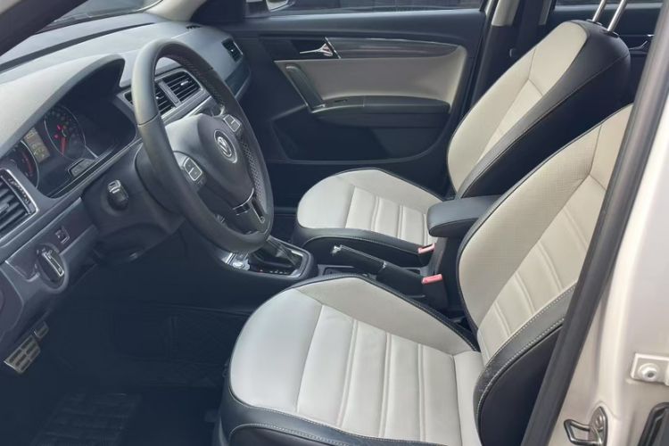 Used Volkswagen Cross Lavida 2014 1.4TSI DSG Interior 2