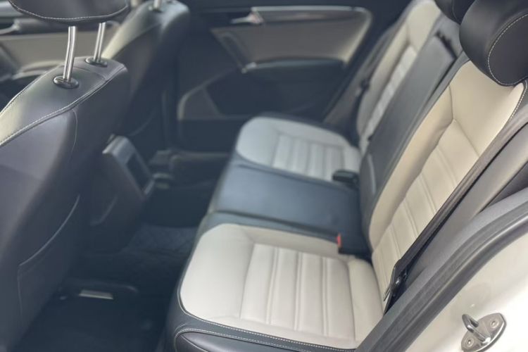 Used Volkswagen Cross Lavida 2014 1.4TSI DSG Interior 3