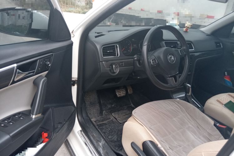 Used Volkswagen Cross Lavida 2014 1.4TSI DSG Interior 3