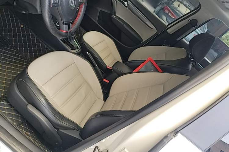 Used Volkswagen Cross Lavida 2014 1.4TSI DSG Left Front Seat