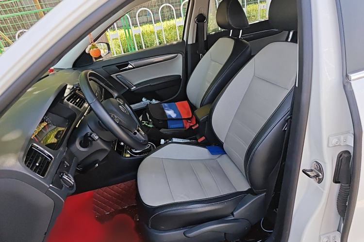 Used Volkswagen Cross Lavida 2014 1.6L Automatic Left Front Seat