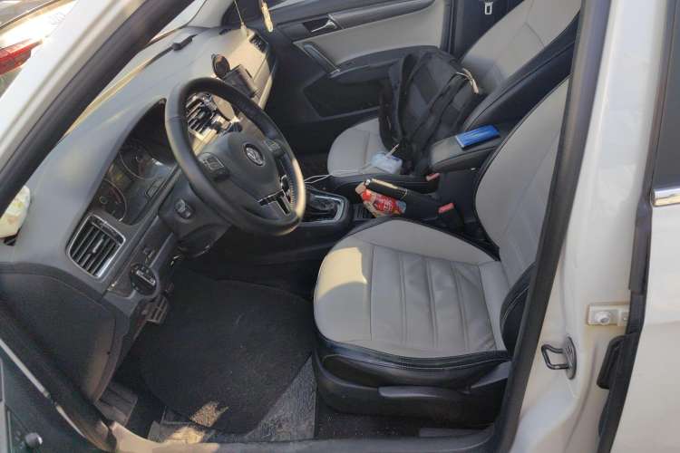 Used Volkswagen Cross Lavida 2014 1.4TSI DSG Left Front Seat