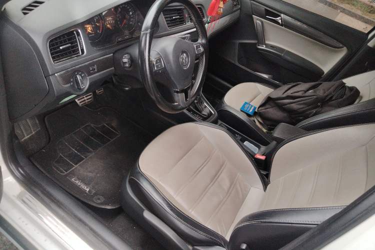 Used Volkswagen Cross Lavida 2014 1.6L Automatic Left Front Seat