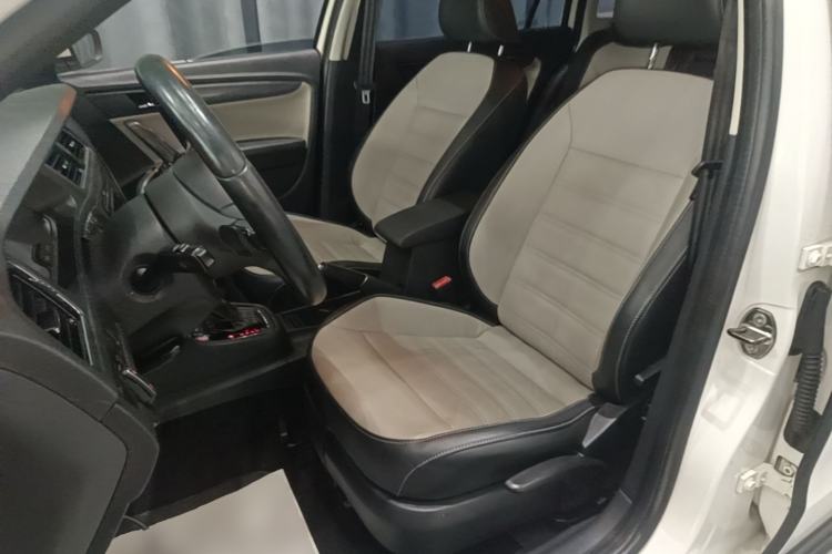 Used Volkswagen Cross Lavida 2014 1.6L Automatic Left Front Seat