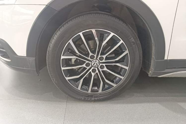 Used Volkswagen Cross Lavida 2014 1.6L Automatic Left Front Wheel Hub