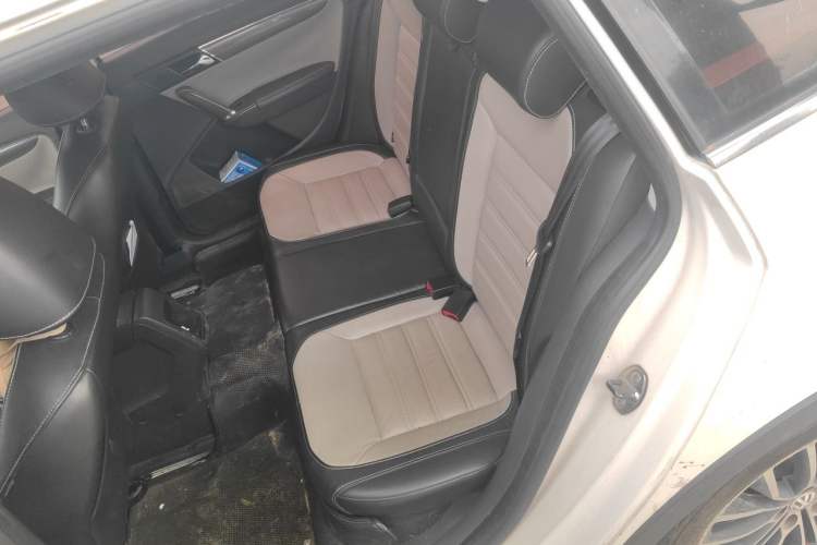 Used Volkswagen Cross Lavida 2014 1.4TSI DSG Left Rear Seat