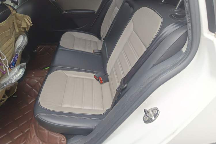 Used Volkswagen Cross Lavida 2014 1.4TSI DSG Left Rear Seat
