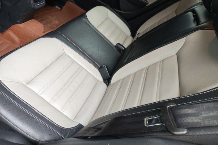 Used Volkswagen Cross Lavida 2014 1.6L Automatic Left Rear Seat
