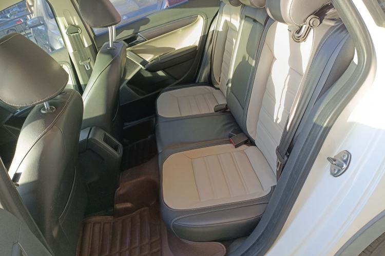 Used Volkswagen Cross Lavida 2014 1.6L Automatic Left Rear Seat