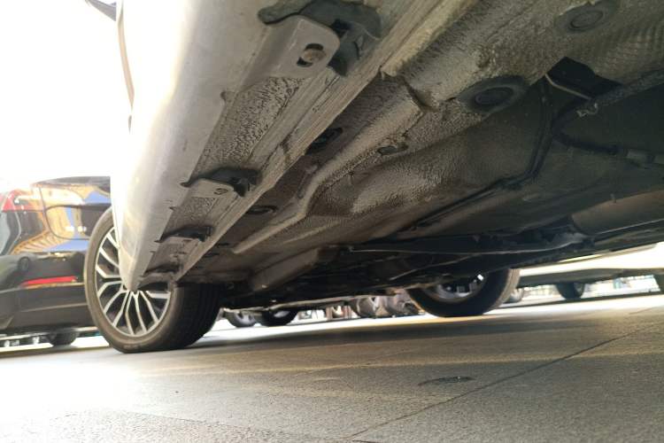 Used Volkswagen Cross Lavida 2014 1.6L Automatic Left Side Sill