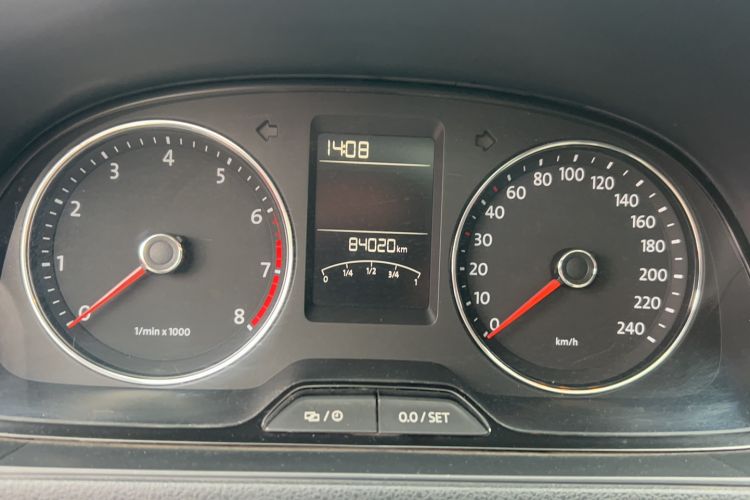 Used Volkswagen Cross Lavida 2014 1.6L Automatic Odometer Close Up