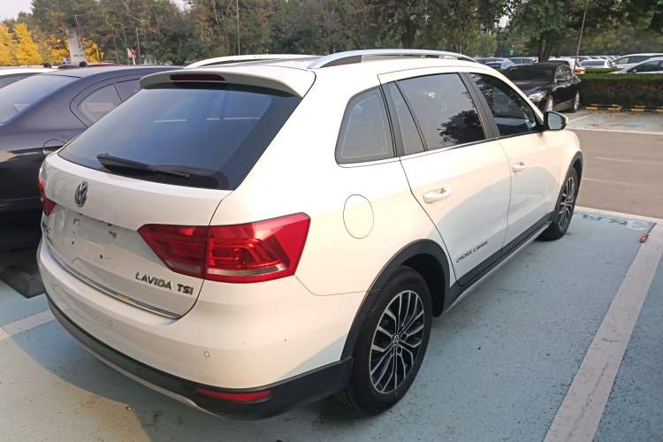 Used Volkswagen Cross Lavida 2014 1.4TSI DSG Rear Right 45 Deg