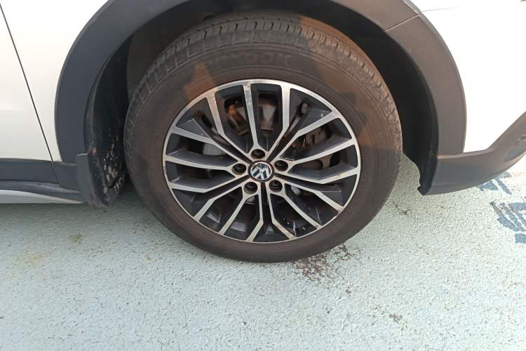 Used Volkswagen Cross Lavida 2014 1.4TSI DSG Right Rear Wheel Hub