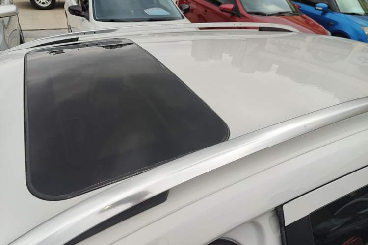 Used Volkswagen Cross Lavida 2014 1.6L Automatic Roof