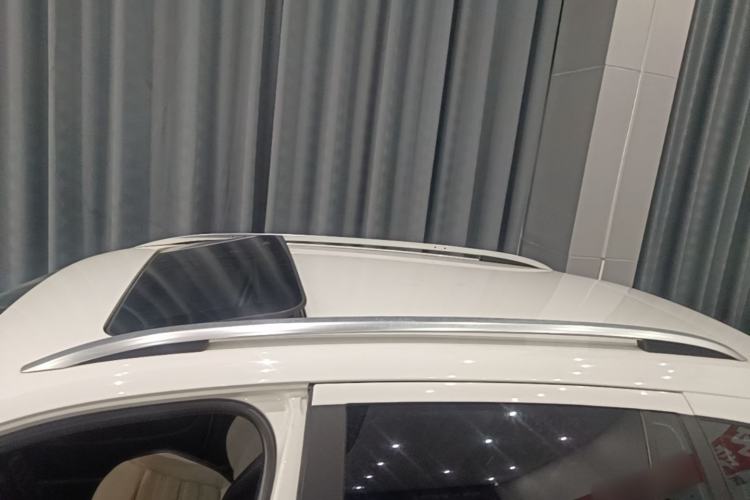 Used Volkswagen Cross Lavida 2014 1.6L Automatic Roof