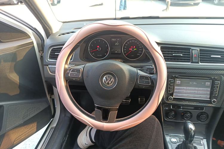 Used Volkswagen Cross Lavida 2014 1.4TSI DSG Steering Wheel