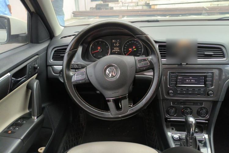 Used Volkswagen Cross Lavida 2014 1.4TSI DSG Steering Wheel