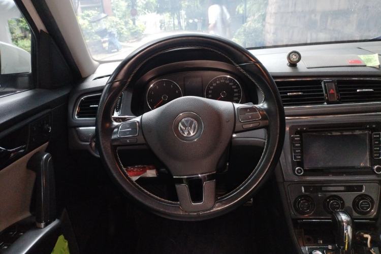 Used Volkswagen Cross Lavida 2014 1.4TSI DSG Steering Wheel