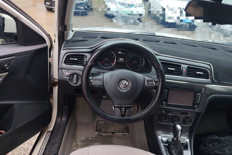 Used Volkswagen Cross Lavida 2014 1.6L Automatic Steering Wheel