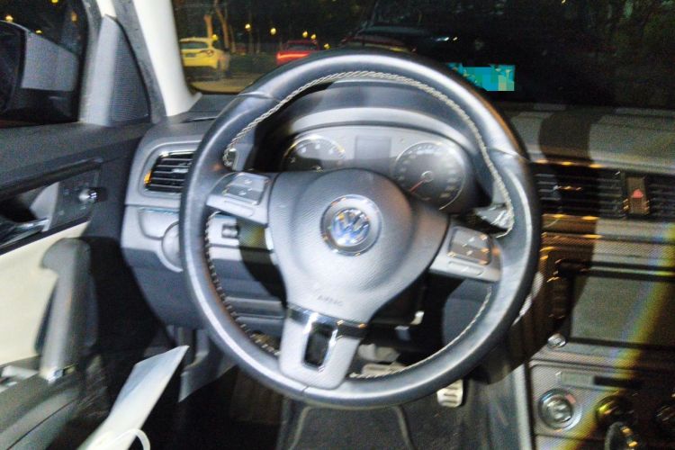 Used Volkswagen Cross Lavida 2014 1.6L Automatic Steering Wheel
