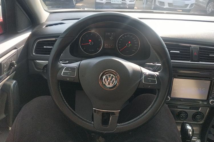 Used Volkswagen Cross Lavida 2014 1.6L Automatic Steering Wheel