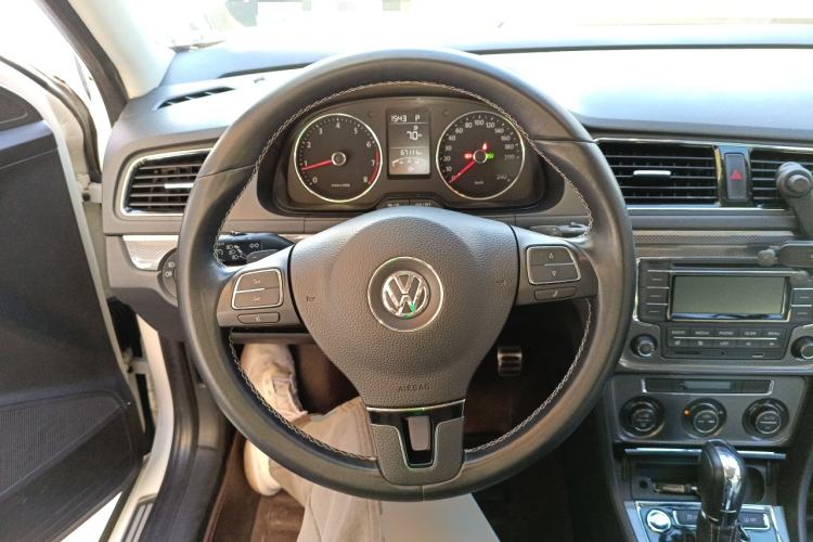 Used Volkswagen Cross Lavida 2014 1.6L Automatic Steering Wheel