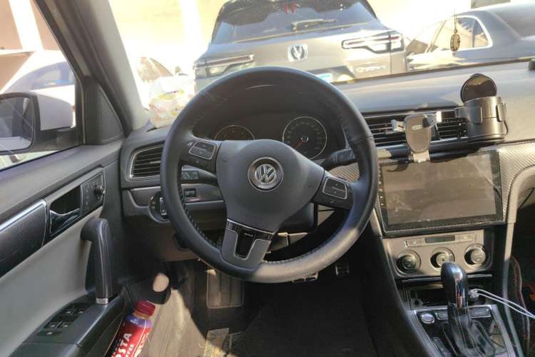 Used Volkswagen Cross Lavida 2014 1.4TSI DSG Steering Wheel