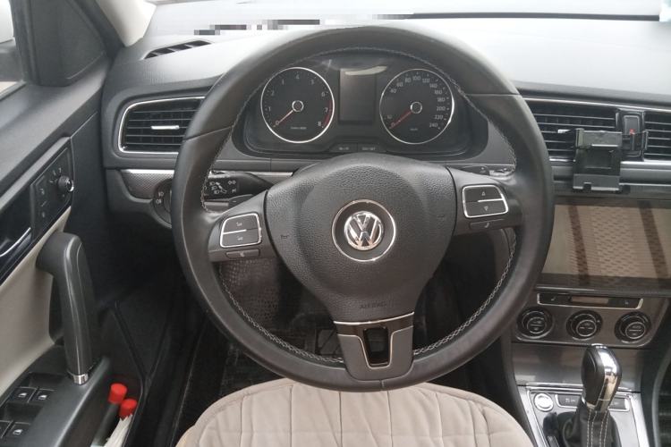 Used Volkswagen Cross Lavida 2014 1.4TSI DSG Steering Wheel