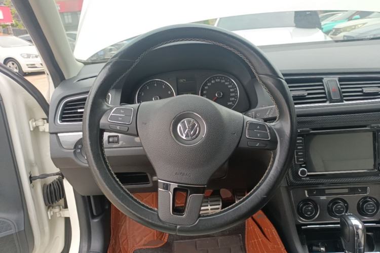 Used Volkswagen Cross Lavida 2014 1.4TSI DSG Steering Wheel