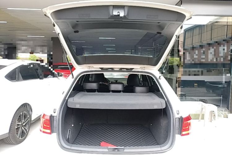 Used Volkswagen Cross Lavida 2014 1.4TSI DSG Trunk