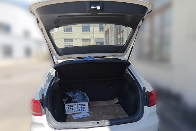 Used Volkswagen Cross Lavida 2014 1.6L Automatic Trunk