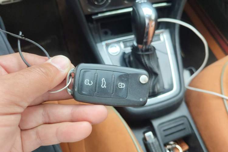 Used Volkswagen Cross Lavida 2014 1.4TSI DSG Vehicle Key