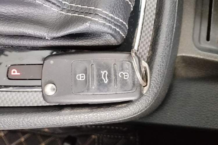 Used Volkswagen Cross Lavida 2014 1.4TSI DSG Vehicle Key