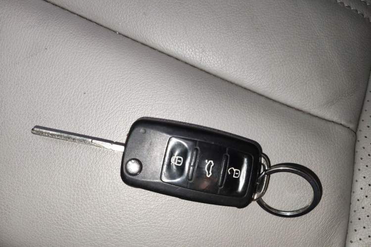 Used Volkswagen Cross Lavida 2014 1.6L Automatic Vehicle Key
