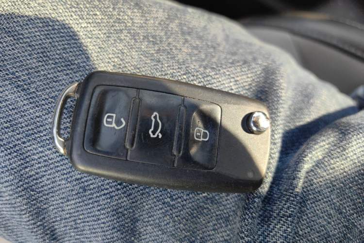 Used Volkswagen Cross Lavida 2014 1.4TSI DSG Vehicle Key