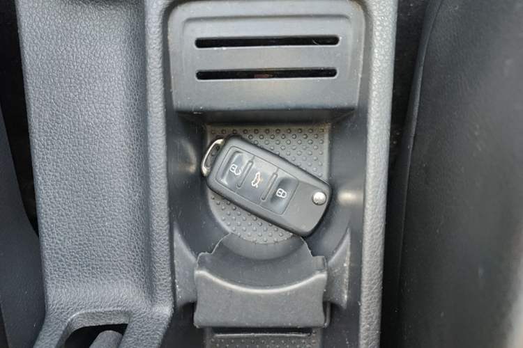 Used Volkswagen Cross Lavida 2014 1.6L Automatic Vehicle Key