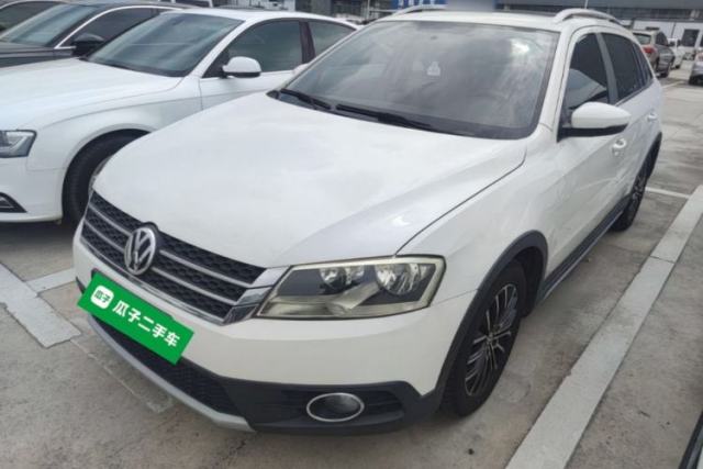 Używany Volkswagen Cross Lavida 2014 1.4TSI DSG